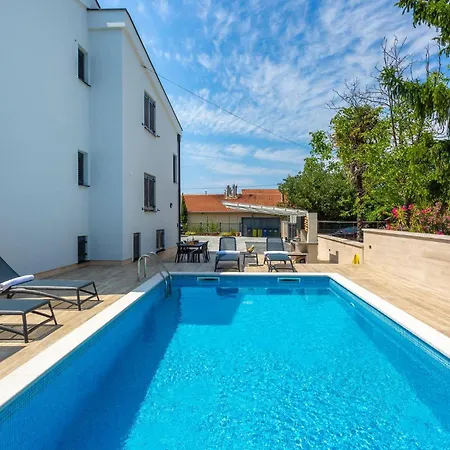 Apartment In With Wifi Malinska
